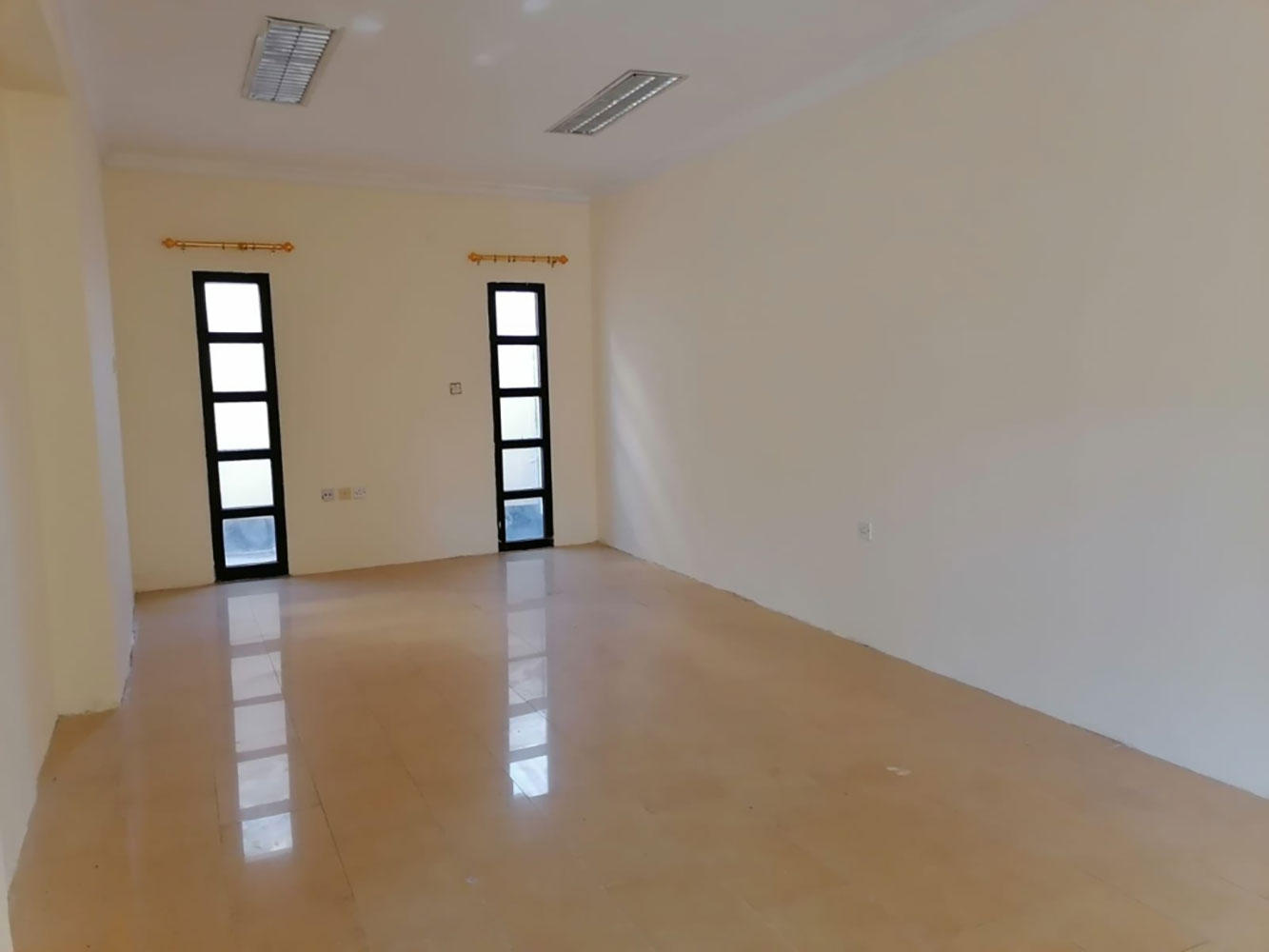 صورة فيلا للبيع في القضيبية #295 3