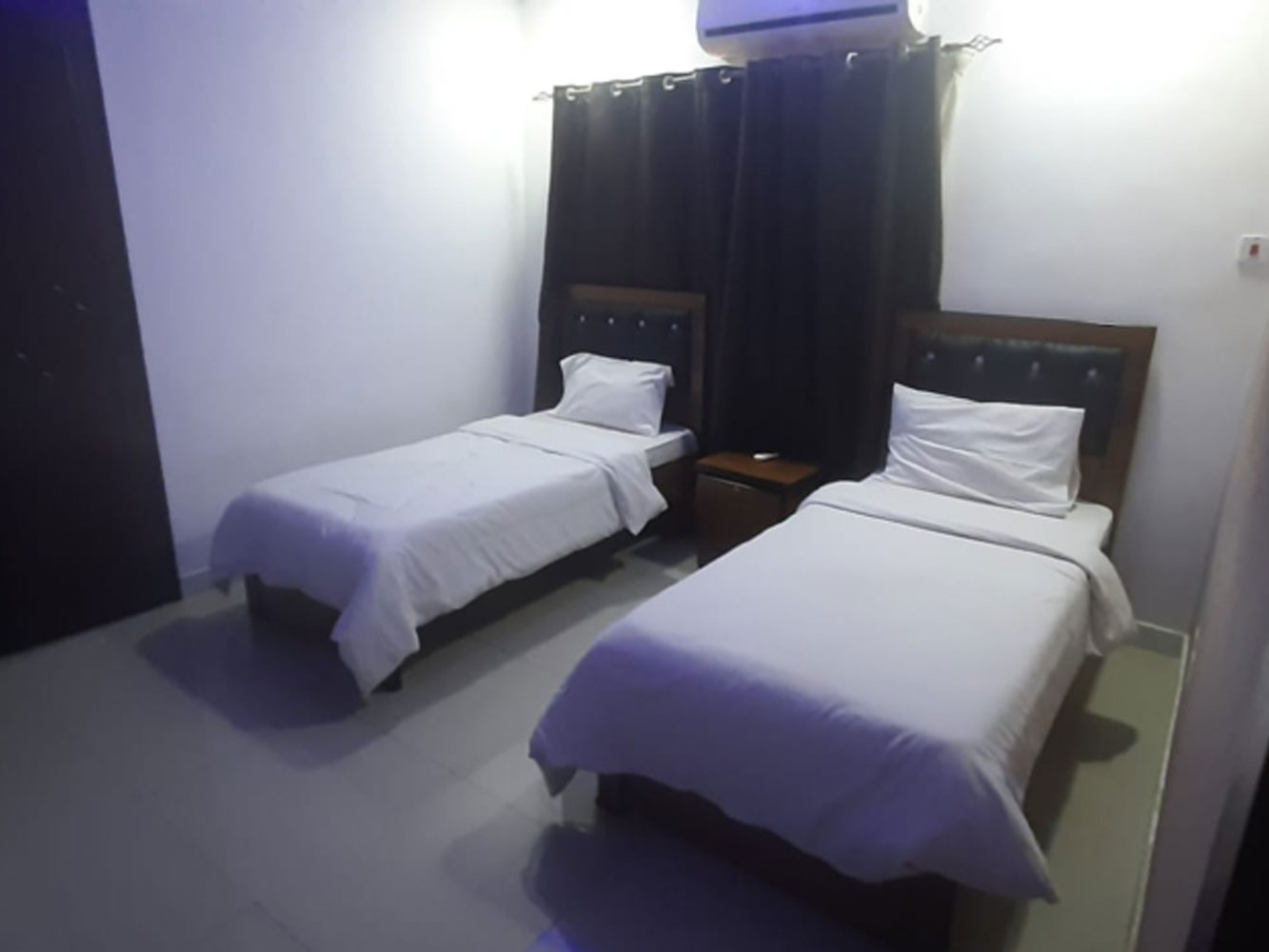 صورة مبنى للبيع في الحورة #304 1