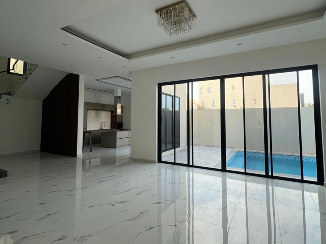 صورة فيلا للبيع في الجنبية #3218 1