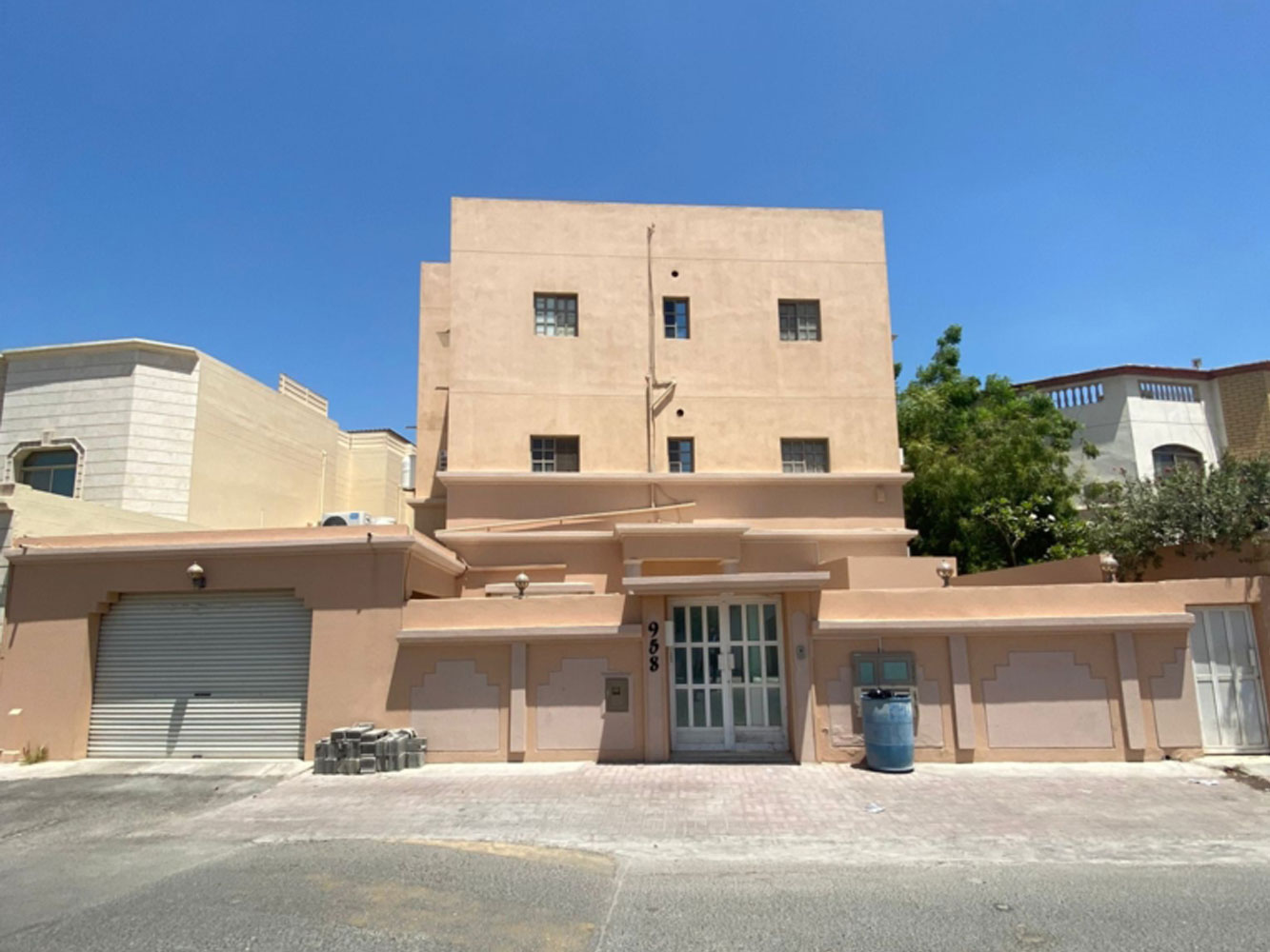 صورة فيلا للبيع في سار #340 0