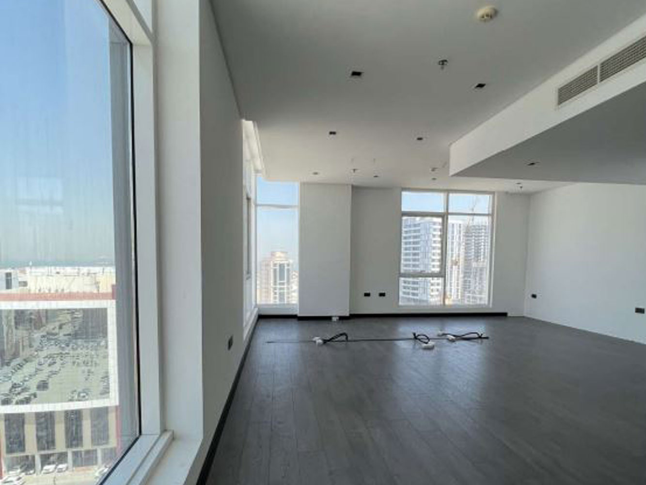 صورة مكتب للبيع في ضاحية السيف #3408 0