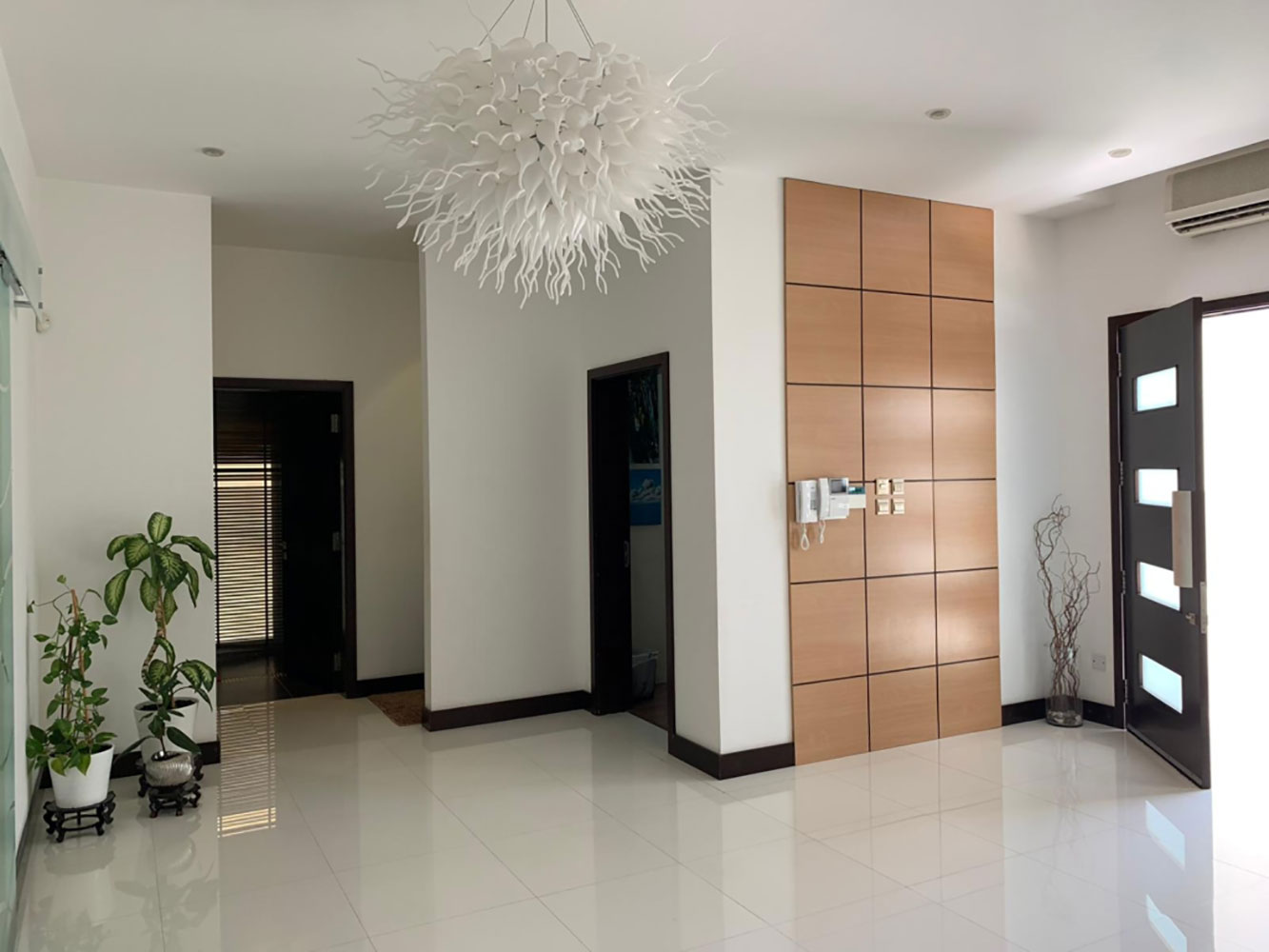 صورة فيلا للبيع في مقابة #344 1