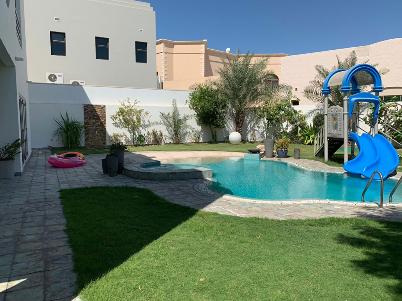 صورة فيلا للبيع في مقابة #344 4