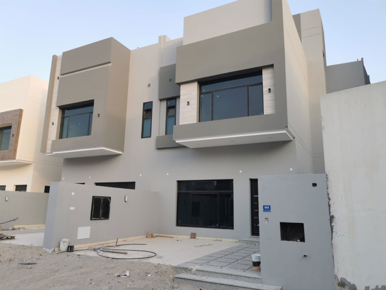 صورة فيلا للبيع في سار #3491 0