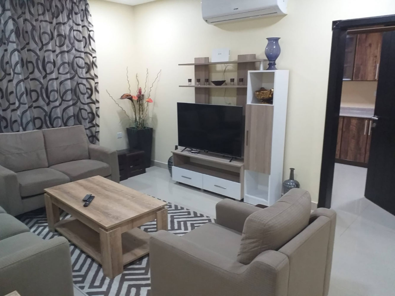 صورة شقة للإيجار في مقابة #351 5