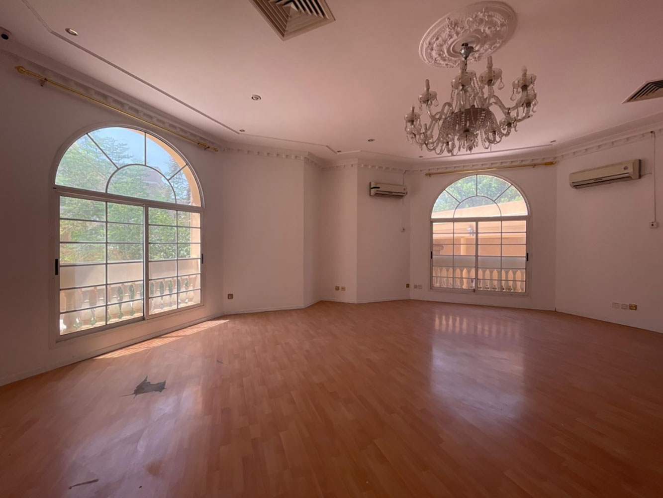 صورة فيلا للإيجار في ام الحصم #357 4