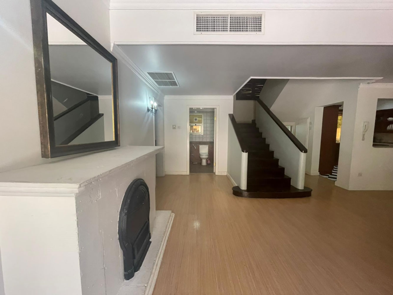 Villa for Rent in Juffair Image #360 7