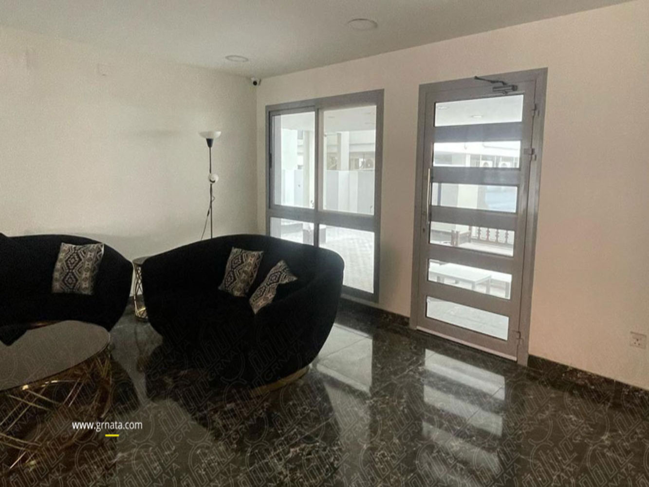 صورة مبنى للبيع في الجنبية #3942 6