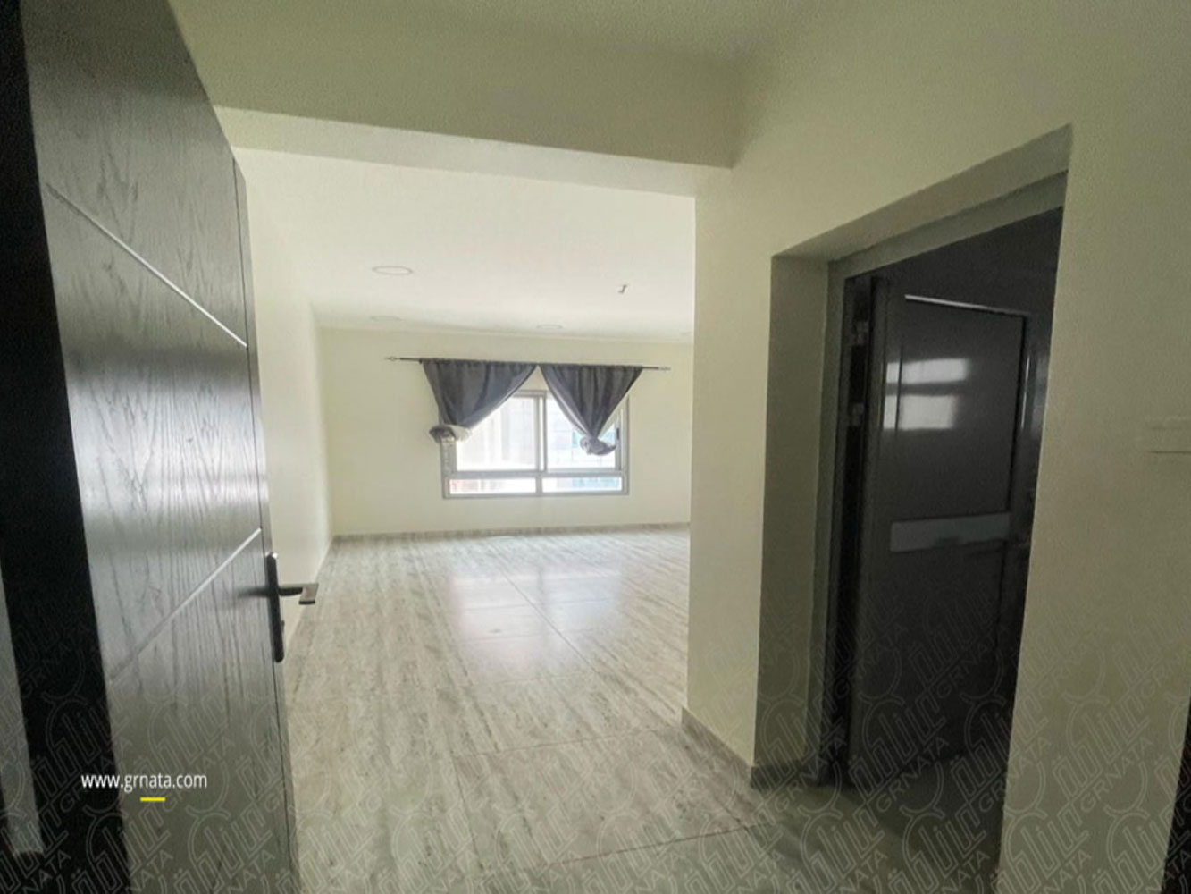 صورة مبنى للبيع في الجنبية #3942 5