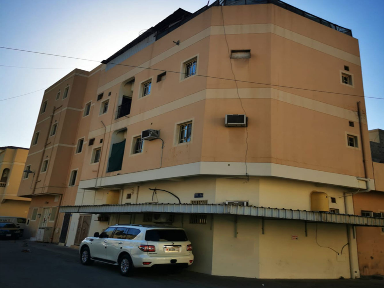 صورة مبنى للبيع في الرفاع الشرقي #400 0
