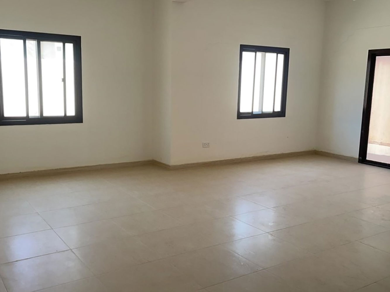 صورة فيلا للبيع في عالي #569 1