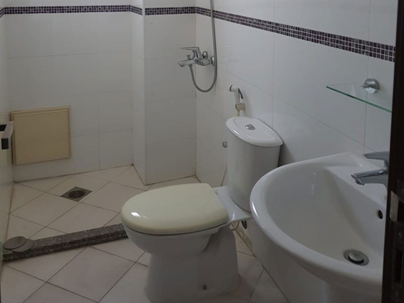 صورة مكتب للإيجار في السنابس #600 4