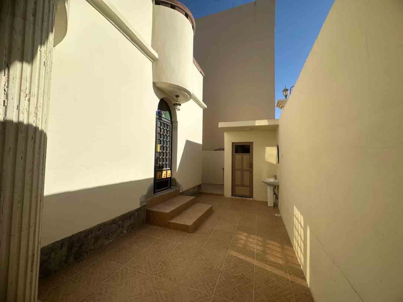 صورة فيلا للبيع في عالي #6417 6