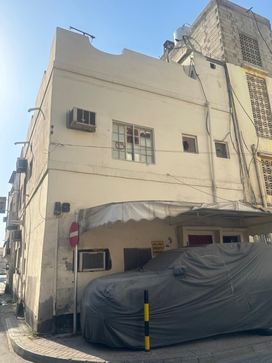 صورة مبنى للبيع في الحورة #6418 4