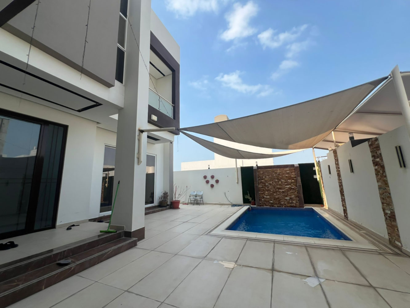 صورة فيلا للبيع في دمستان #6596 0