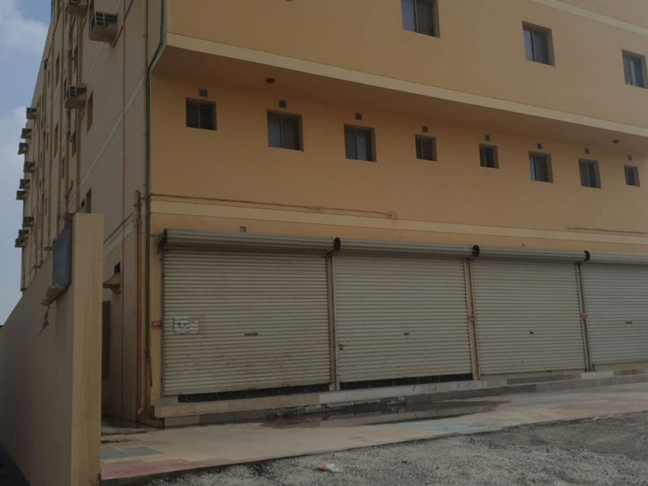 صورة مبنى للبيع في عسكر #663 0