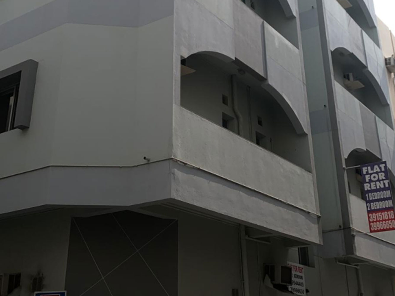 صورة مبنى للبيع في الحورة #666 2