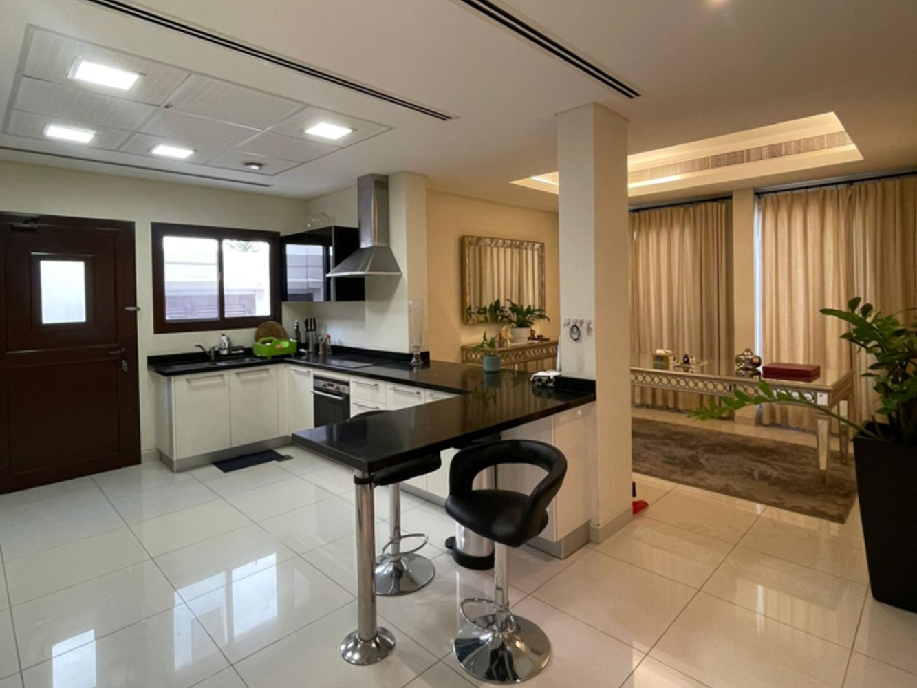 صورة فيلا للبيع في سار #6823 5