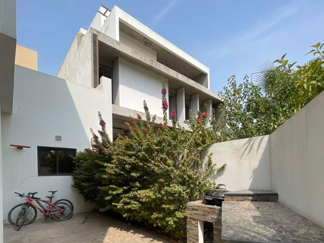 صورة فيلا للبيع في سار #6823 6