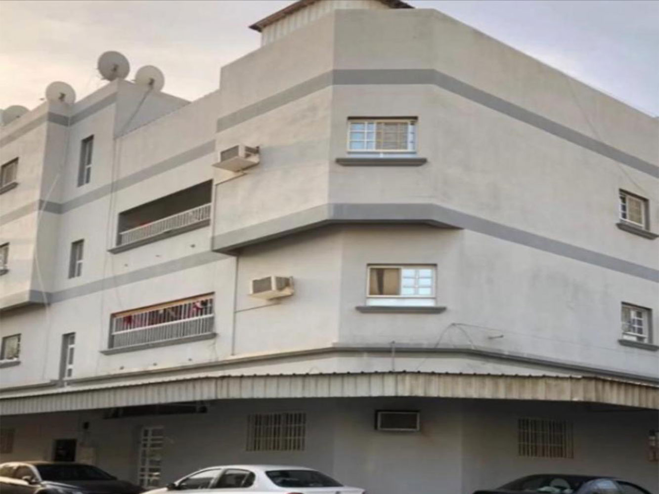 صورة مبنى للبيع في الرفاع الشرقي #736 0