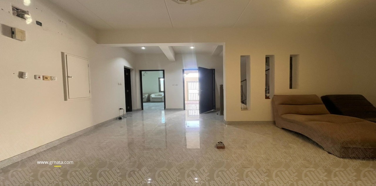 صورة فيلا للبيع في عالي #7375 1