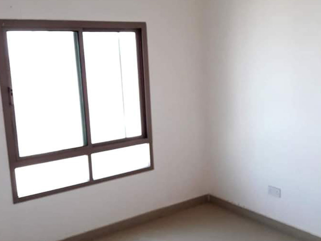 صورة مبنى للبيع في شهركان #738 1