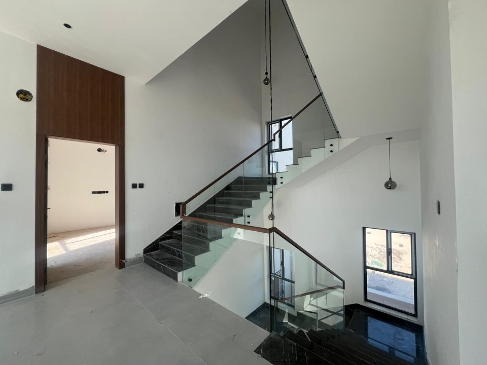 صورة فيلا للبيع في سار #7380 2