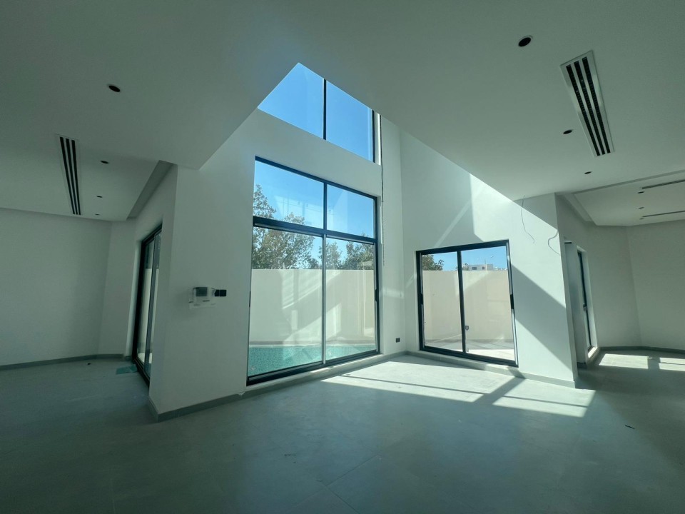 صورة فيلا للبيع في سار #7380 8