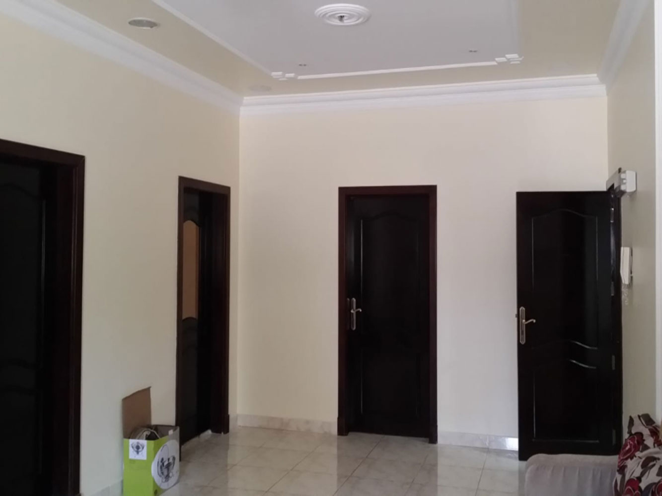 صورة فيلا للبيع في سار #748 2