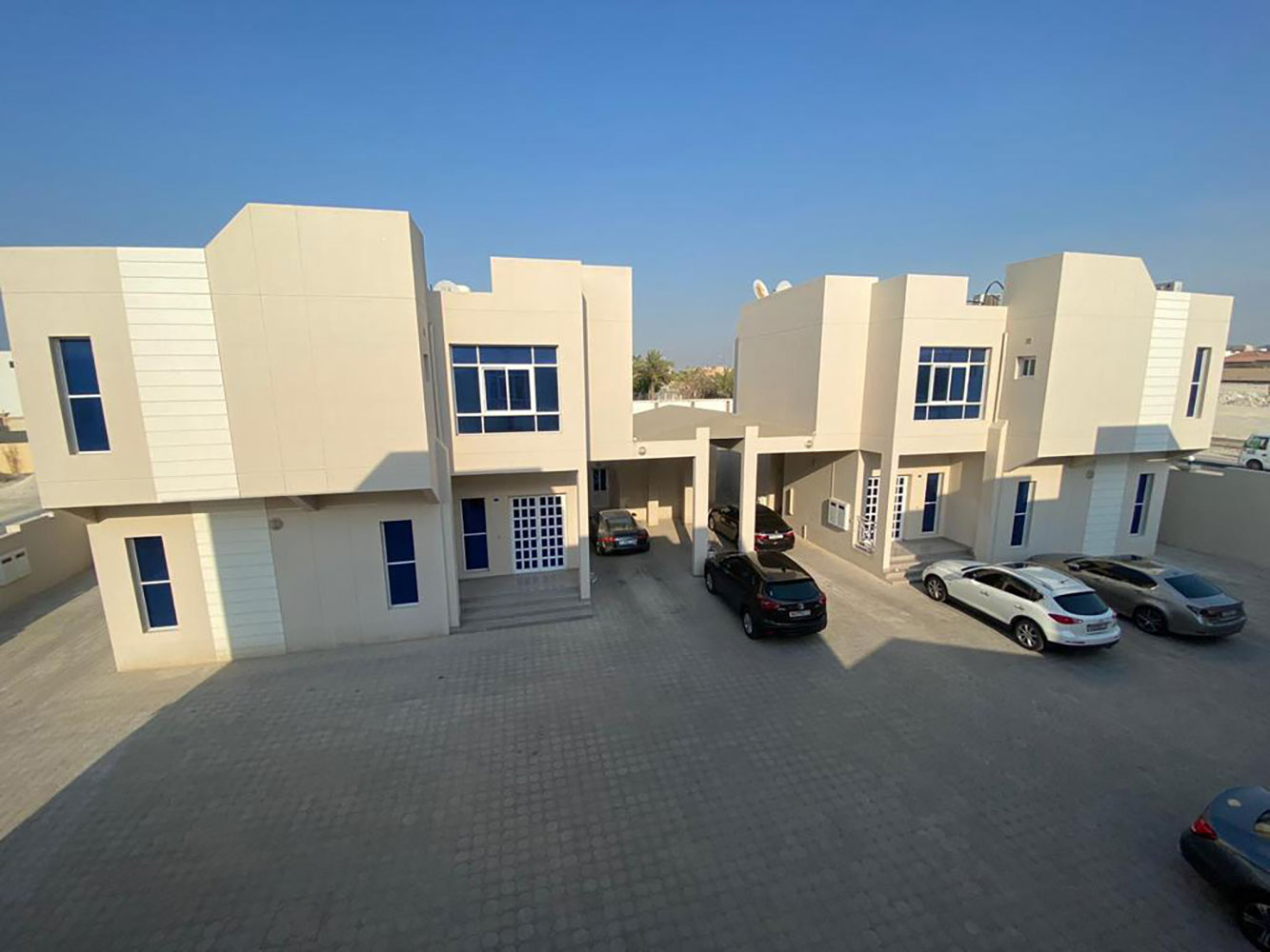 صورة فيلا للبيع في عالي #841 1