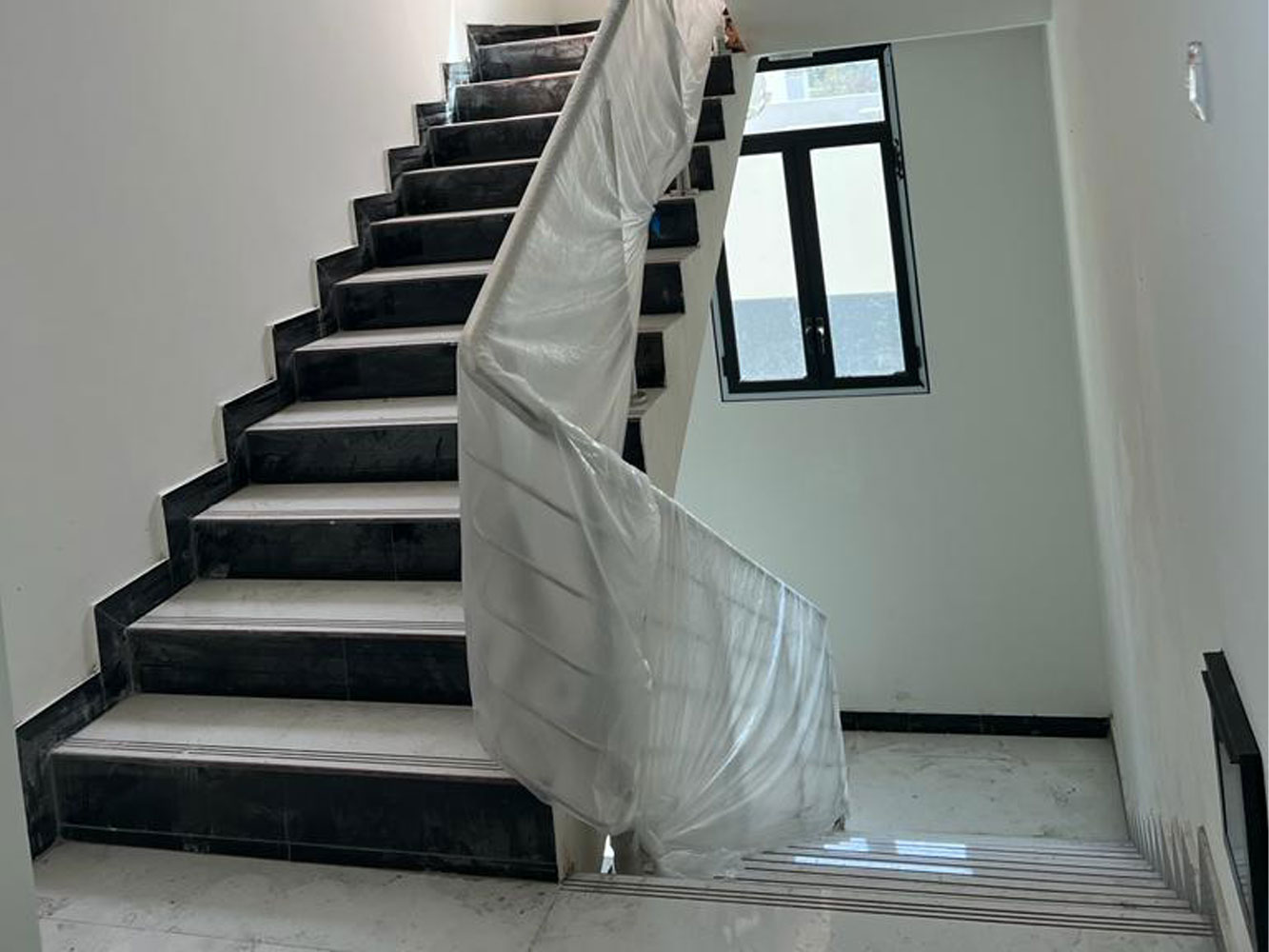 صورة فيلا للبيع في دمستان #868 2