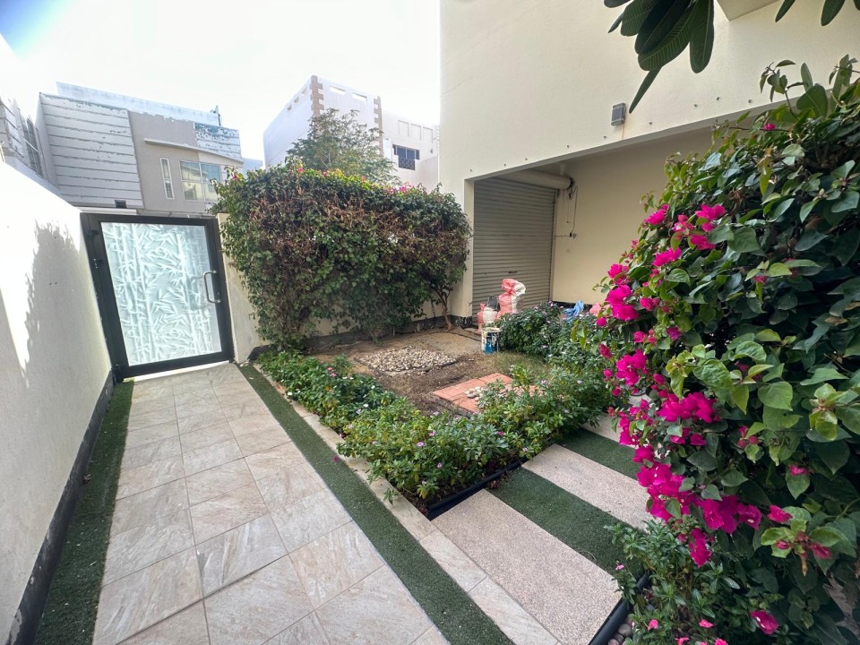 صورة فيلا للبيع في مقابة #8716 1