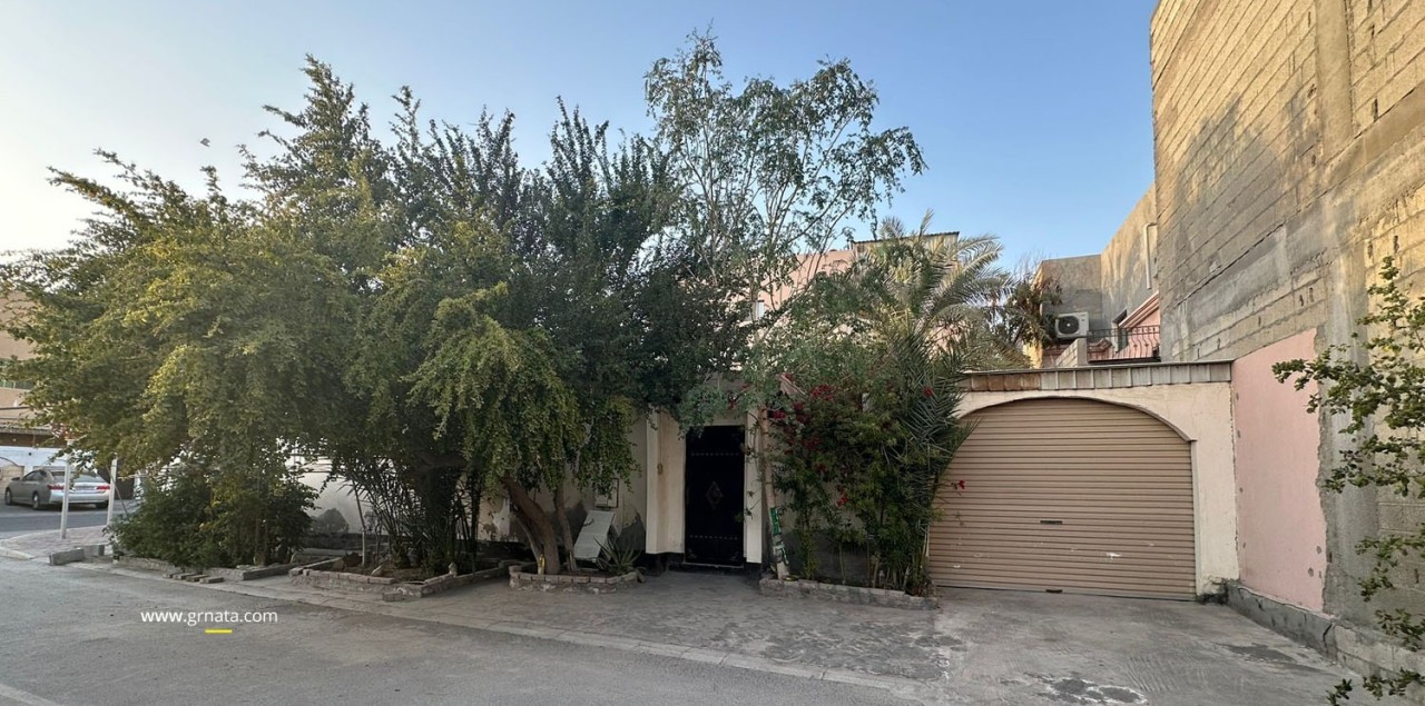 صورة فيلا للبيع في سترة #9216 0