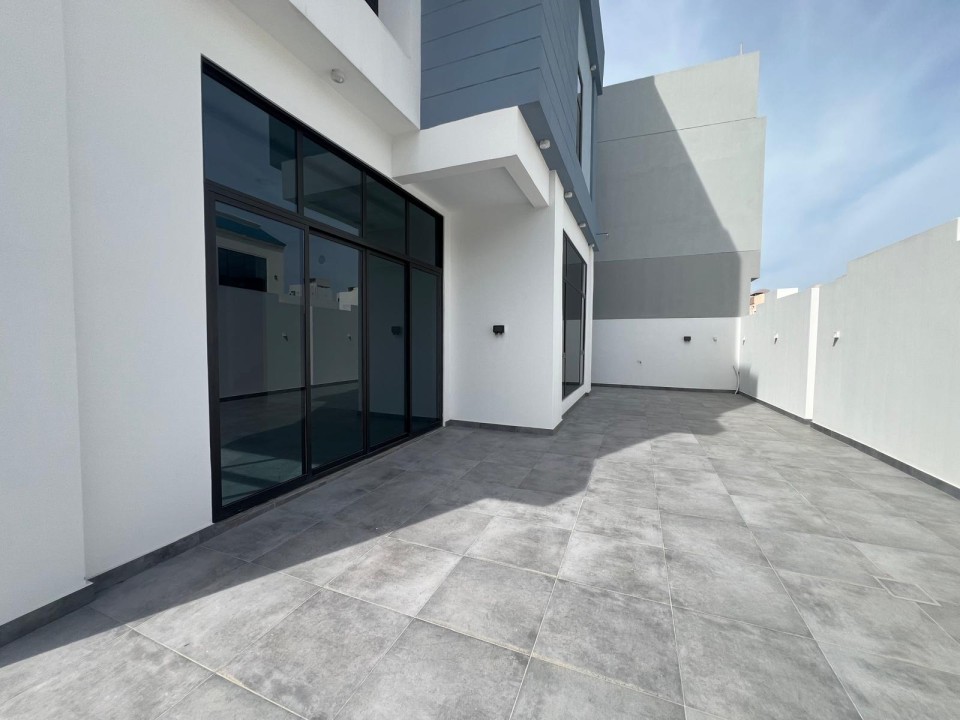 صورة فيلا للبيع في بني جمرة #9285 2