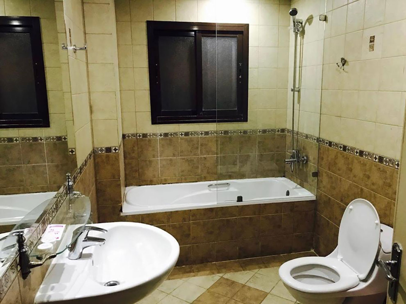 صورة مبنى للبيع في الجفير #945 4