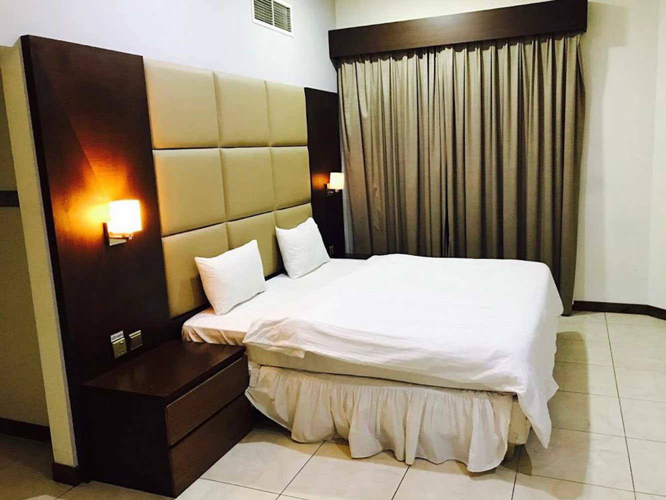 صورة مبنى للبيع في الجفير #945 1