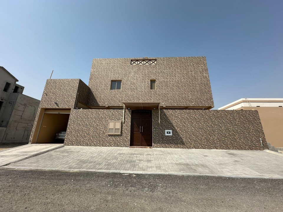 صورة فيلا للبيع في راس حيان #9474 0