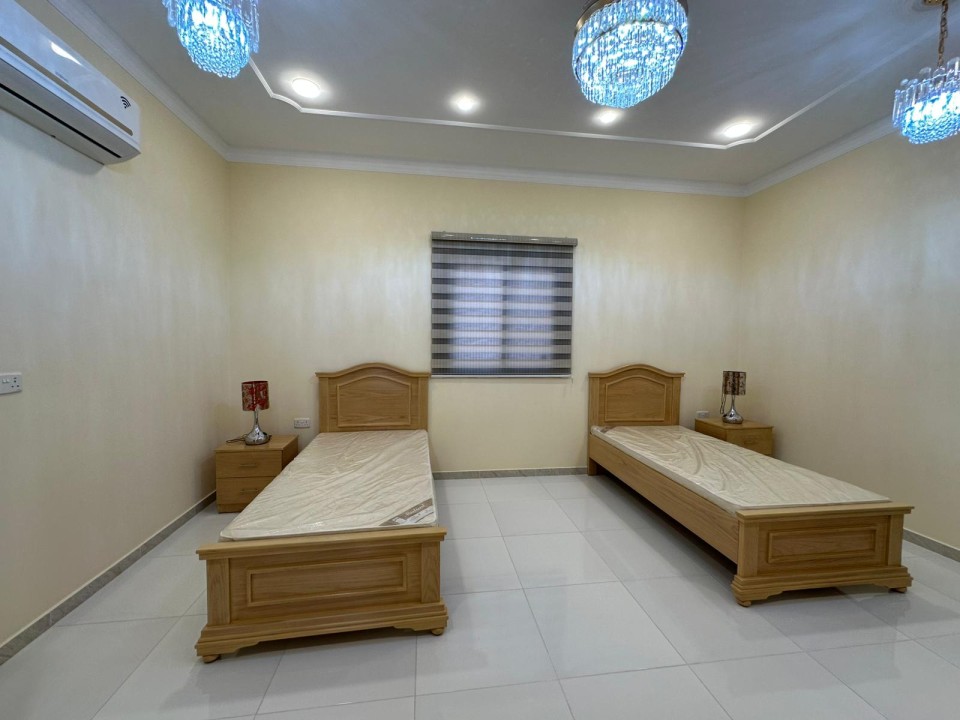 صورة فيلا للبيع في راس حيان #9474 8