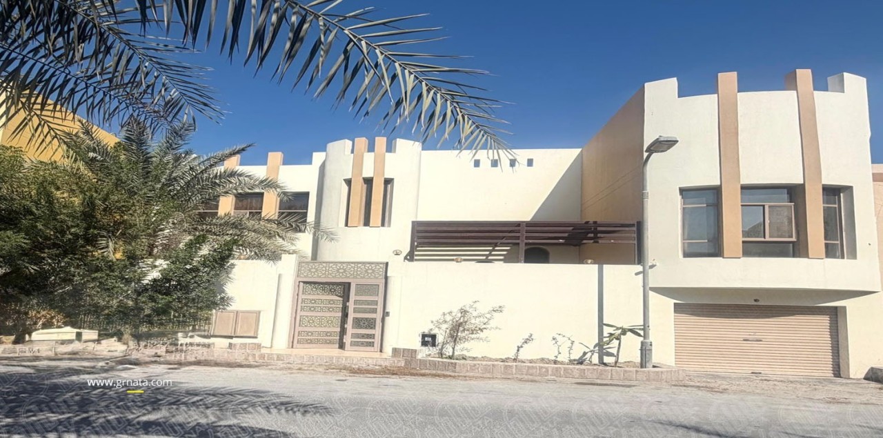 صورة فيلا للبيع في سترة #9499 0