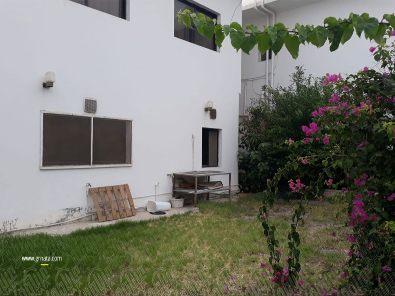 صورة فيلا للبيع في بو عشيرة #999 2